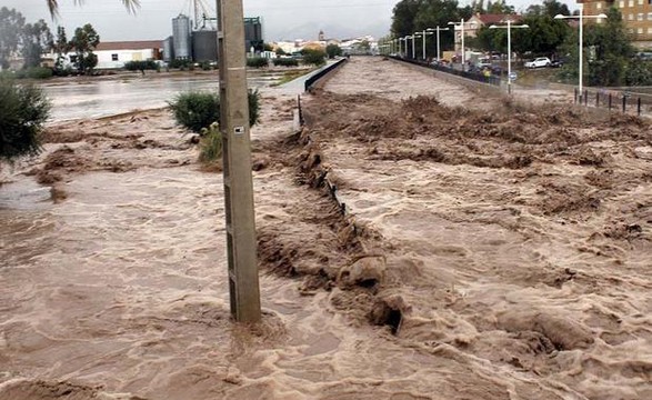 Chuvas deixam dez mortos no sul da Espanha