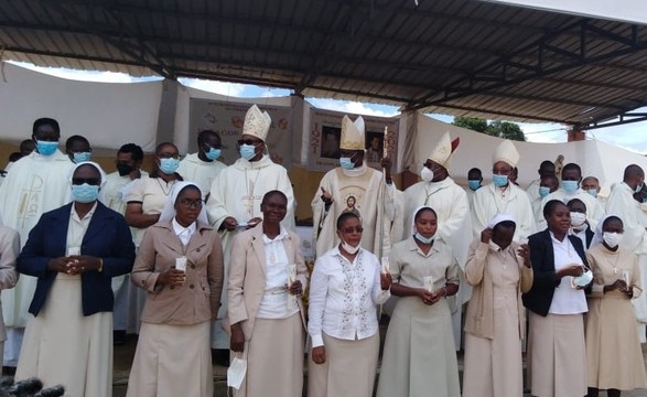 Missa  de acção de graças marca encerramento dos 100 anos das irmãs Espiritanas