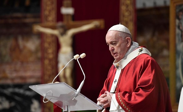 Pentecostes: “Pior do que esta crise, só o drama de a desperdiçar” – o grito do Papa contra o pessimismo