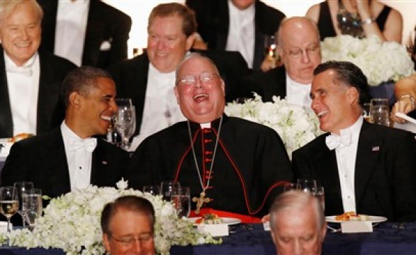 Obama e Romney trocam piadas em gala de caridade