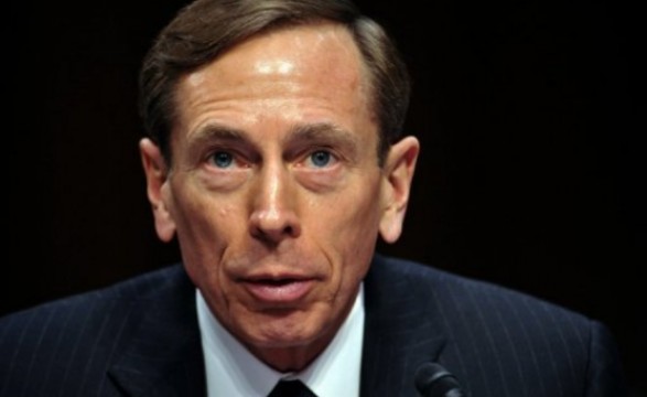 Petraeus sabia que ataque em Benghazi tinha ligação com Al-Qaeda