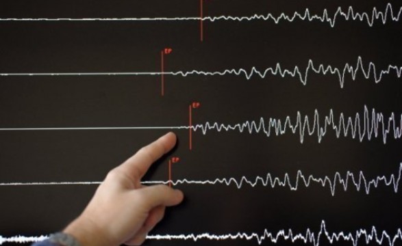 Terremoto de 7,7 graus atinge costa do Alasca e provoca tsunami