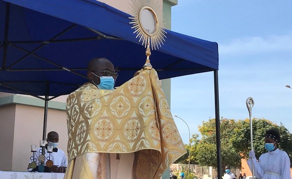 A Eucaristia é a essência da igreja diz D. Leopoldo