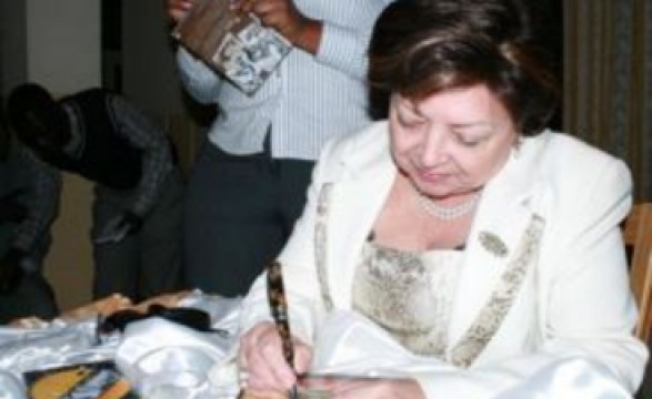 Maria Eugenia Neto com nova obra literária 