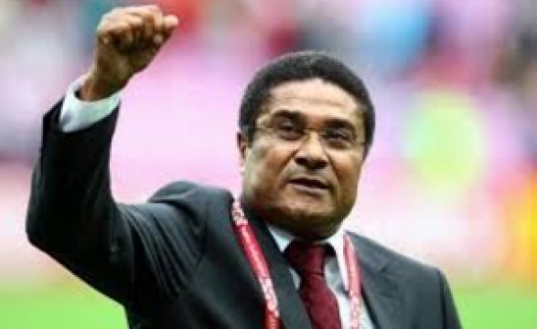 Mundo verga-se ao grande Eusébio