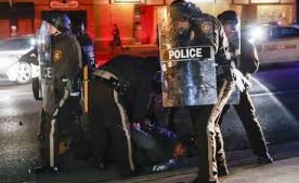 Dois polícias atingidos a tiro em Ferguson