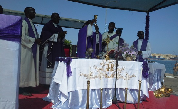 Namibe abre festas do mar com missa