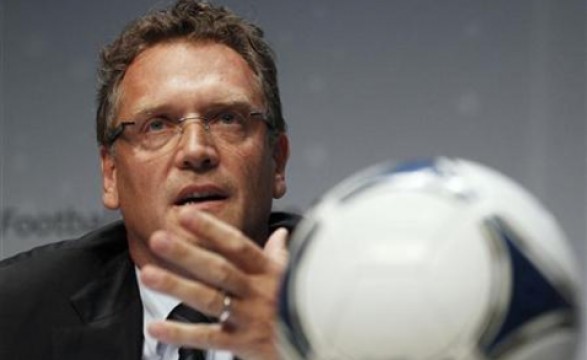 Secretário-geral da FIFA é internado no Rio com crise renal
