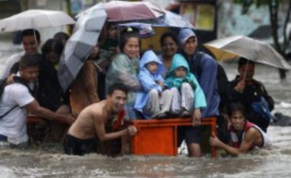 Tempestade tropical 'Trami' causou oito mortos nas Filipinas