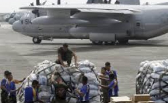 Ajuda internacional começa a chegar a vítimas de tufão