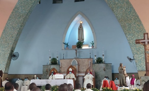 Dom Filomeno pediu aos sacerdotes para amarem e se dedicarem a igreja