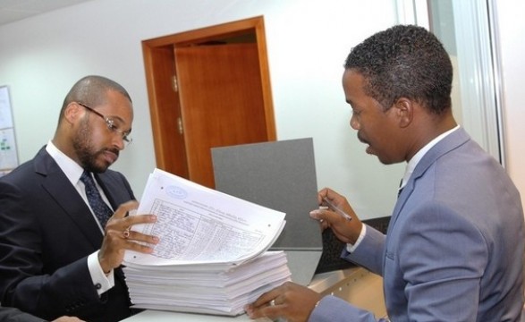 Terminou o prazo para os partidos políticos suprirem as insuficiências do processo de candidaturas para as eleições