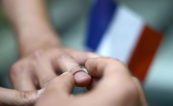 Muçulmanos e católicos franceses unem-se contra o casamento gay