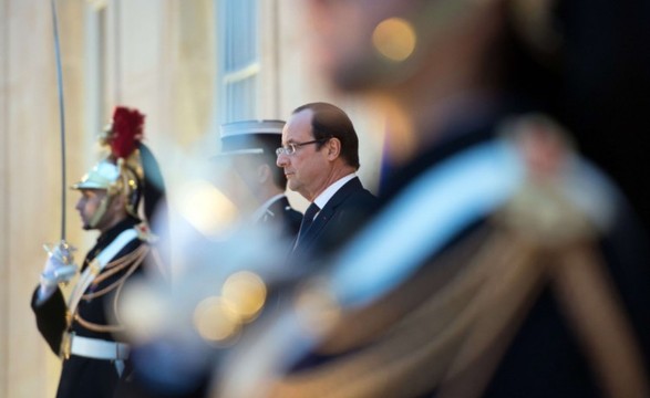 Três semanas depois, Hollande aterra no Mali