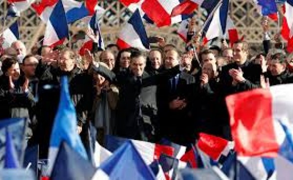 O último esforço de Fillon para se manter nas presidenciais francesas