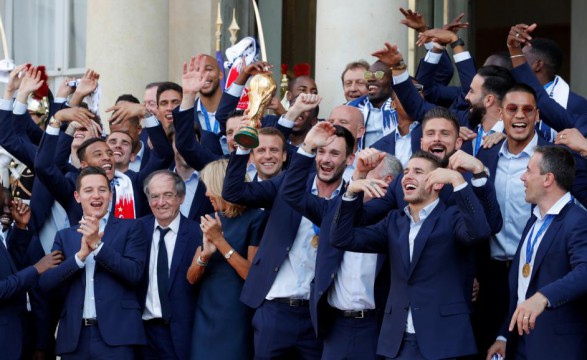 Apoteose em Paris para acolher campeões do mundo