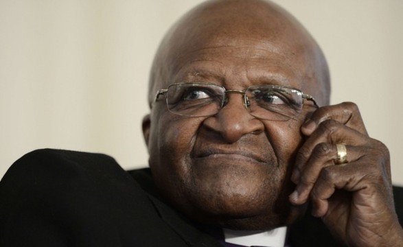 Desmond Tutu internado para tratar 