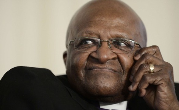 Desmond Tutu internado para tratar