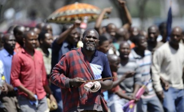 Amplats anuncia demissão de 12.000 grevistas na África do Sul
