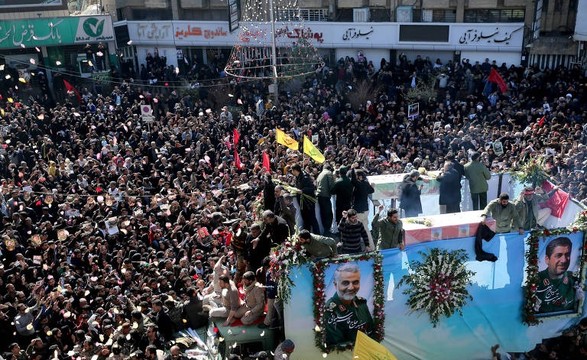Pânico em pleno funeral provoca 35 mortos e 48 feridos no irão