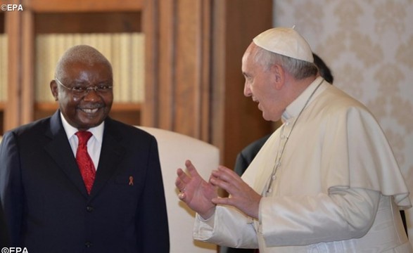 Papa recebe em audiência Presidente de Moçambique Armando Guebuza