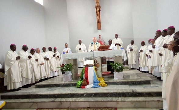 “ Aprendi de vós a ser um bom Bispo” Dom Eugénio Cardeal Dal Corso aos fiéis de Saurimo