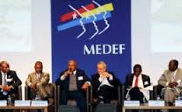 Governadores de 4 províncias em França