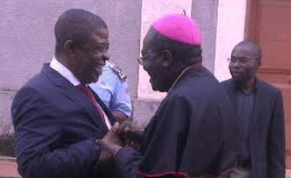 Relação igreja estado no encontro entre Pombolo e o clero diocesano do Uíge