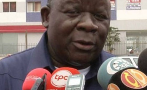 Governador de Luanda constata andamento das obras no Cazenga