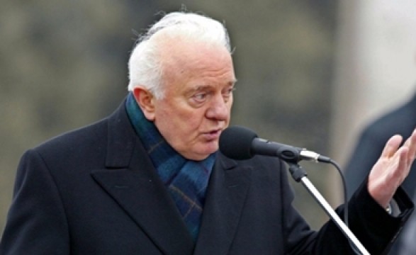 Morreu Shevardnadze, um dos obreiros do fim da Guerra Fria
