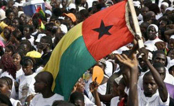 Guiné-Bissau provoca