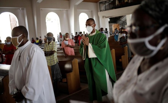 Cinco sacerdotes e duas religiosas foram sequestrados no Haiti