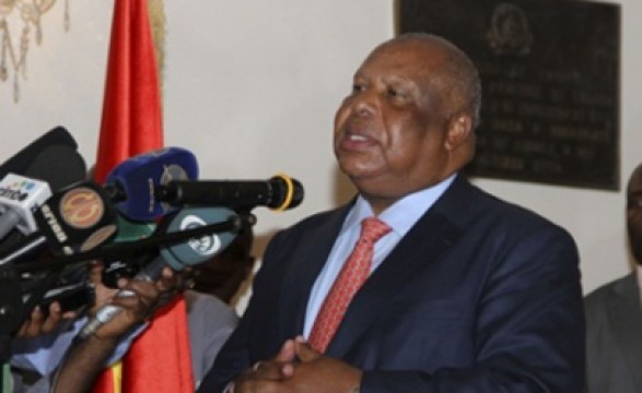 Governador de Luanda exonera publicamente administradores do Mussulo e do Ramiros