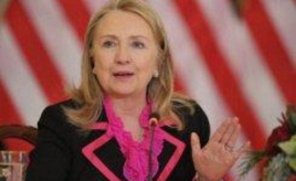 Hillary é processada por ajuda a palestinos