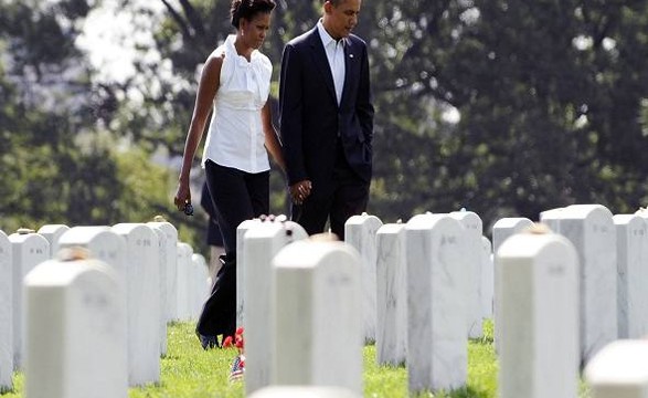 Candidatos presidenciais norte americanos suspendem campanha para a homenagem aos mortos dos atentados de 11 de setembro