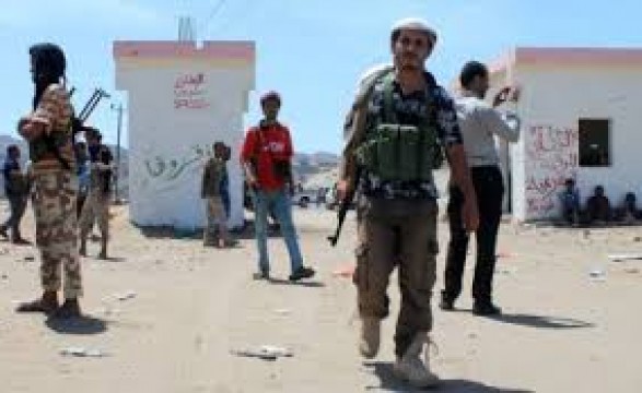 Rebeldes pedem negociação de paz e exigem fim de bombardeios no Iêmen