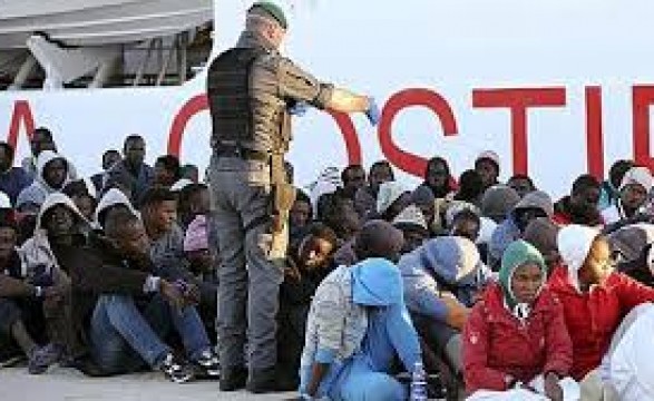 O drama dos imigrantes ilegais na Itália 