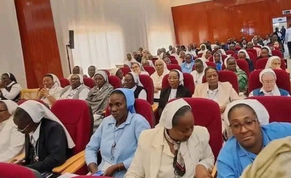 Igreja angolana reforça formação das consagradas