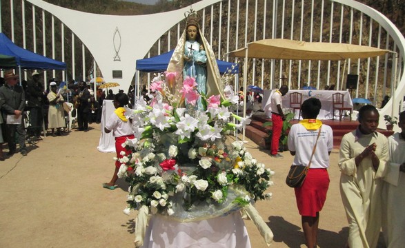 Arcebispo destaca necessidade do amor divino no encerramento das festas de NªSrª do monte 