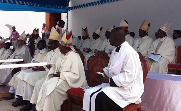 Bispos da CEST no santuário da muxima rezam pela paz e reconciliação nacional 