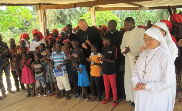 Núncio Apostólico prossegue visita pastoral a diocese de Cabinda