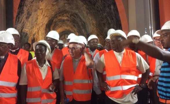 Bispos católicos reunidos em Ndalatando visitaram barragem de Cambambe