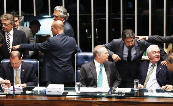 Maioria dos senadores já declarou voto a favor do impeachment