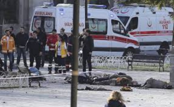 Atentado suicida em Istambul provoca cinco mortos