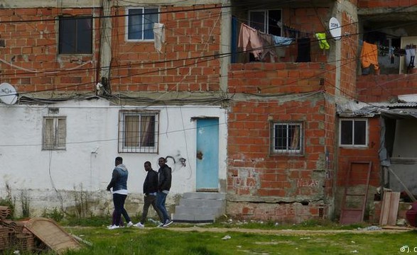 Jovem angolano detido no Bairro da Jamaica denuncia violência policial