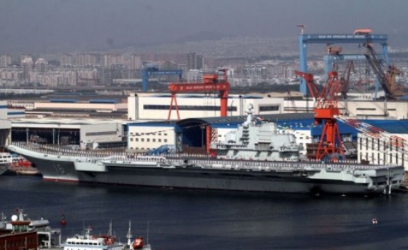 China põe o seu primeiro porta-aviões em serviço