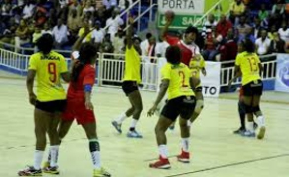 Angola em Andebol nos quartos de finais nos jogos Africanos  