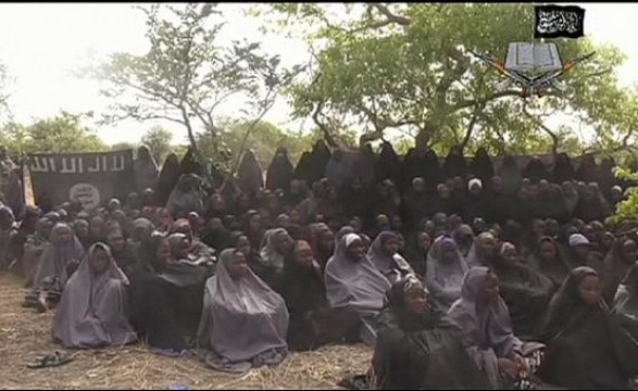 Raparigas nigerianas fogem dos raptores
