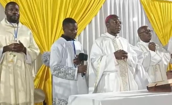 Arcebispo de Malanje quer comportamento exemplar da juventude e apela unidade na construção do país