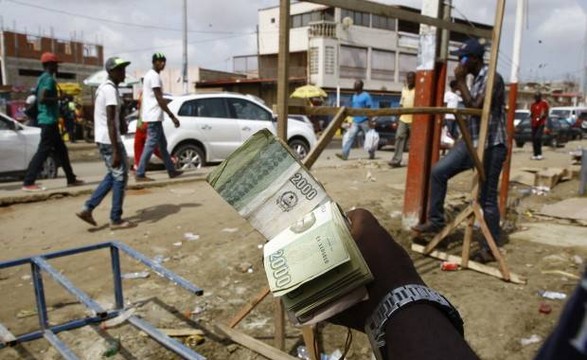 Moedas de Angola e Moçambique entre as dez mais desvalorizadas do mundo em 2016